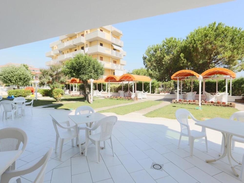 ראבנה Hotel Marina Beach - Azzurro Club מראה חיצוני תמונה