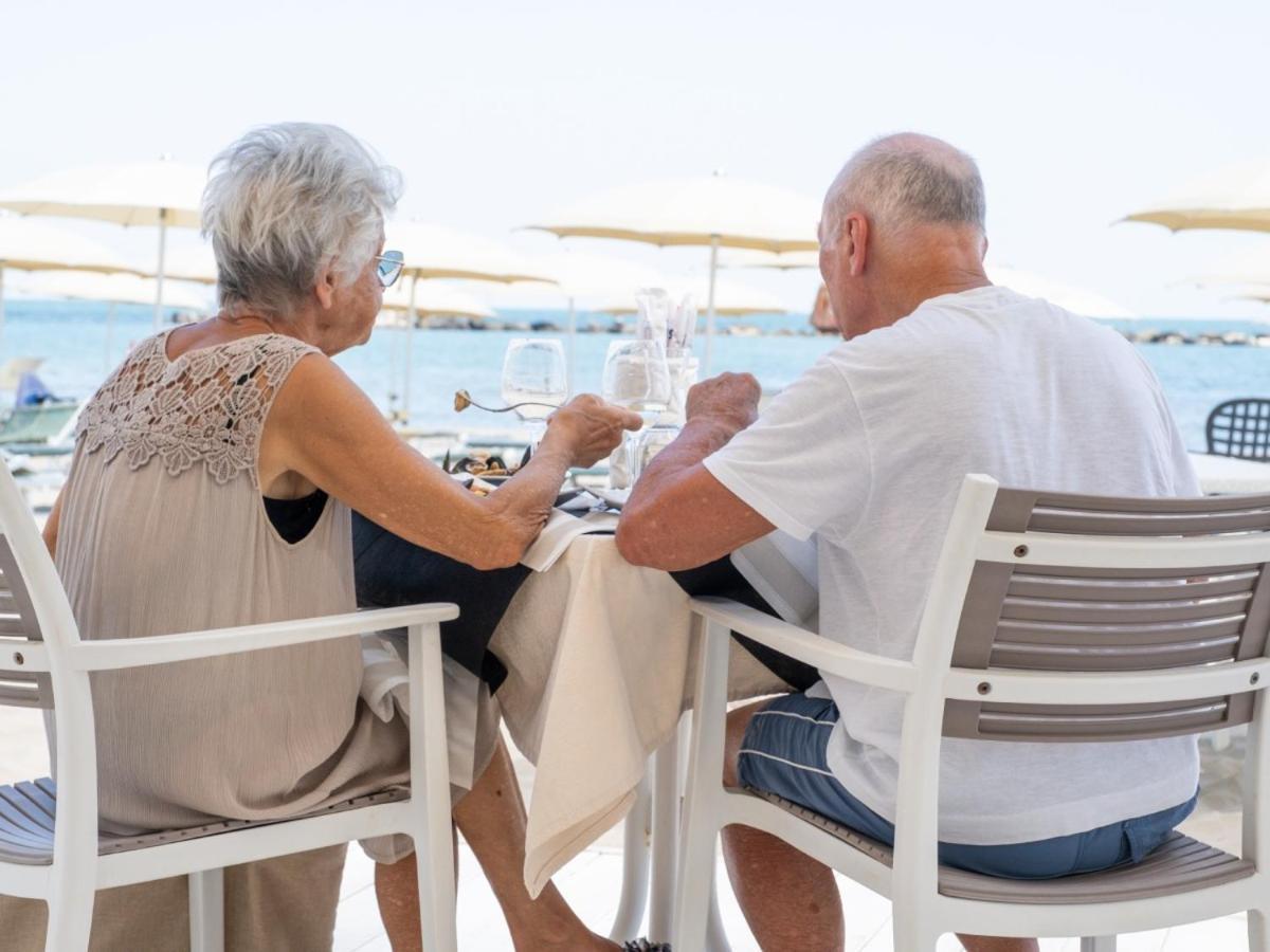 ראבנה Hotel Marina Beach - Azzurro Club מראה חיצוני תמונה