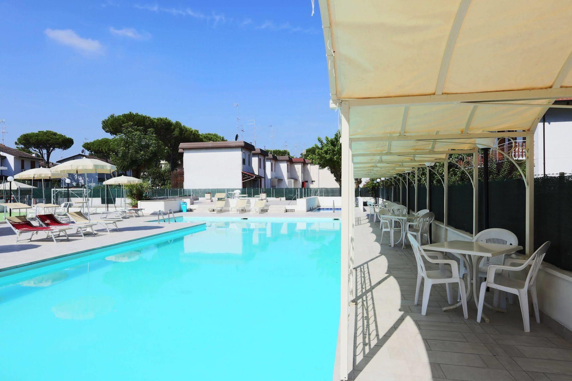 ראבנה Hotel Marina Beach - Azzurro Club מראה חיצוני תמונה