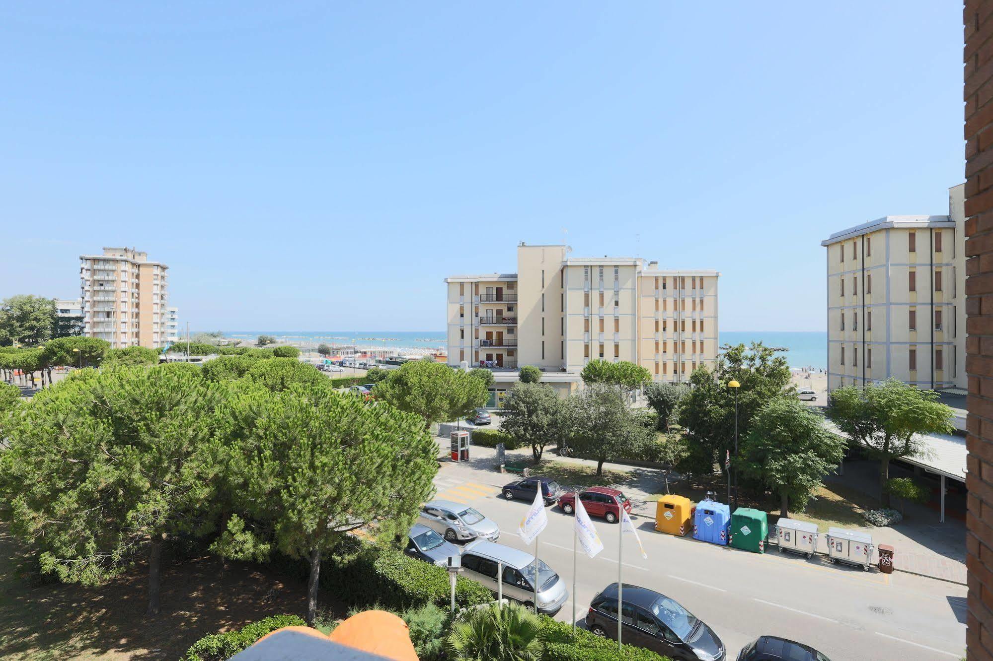 ראבנה Hotel Marina Beach - Azzurro Club מראה חיצוני תמונה
